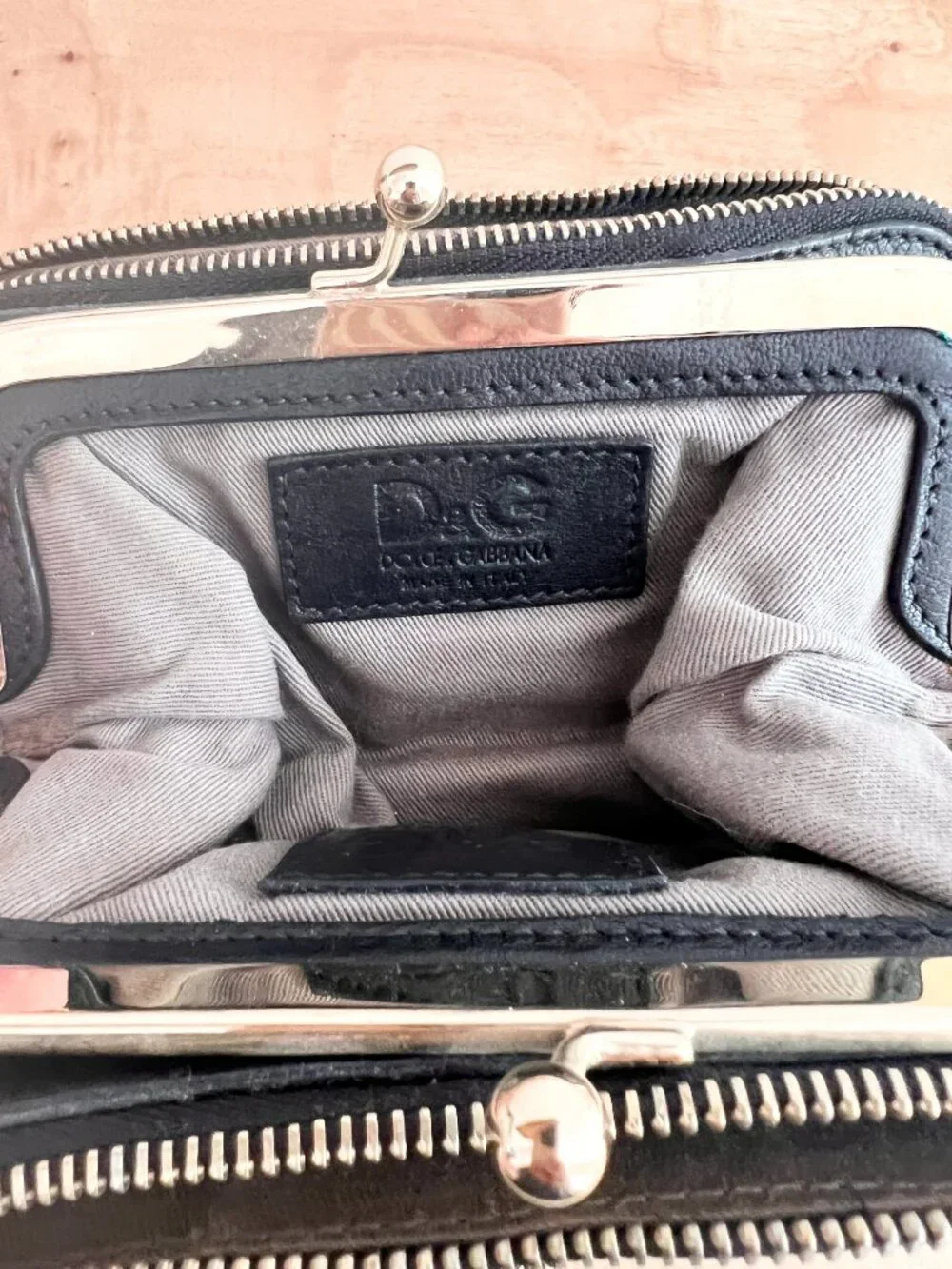 Vintage D&G Dolce Gabbana Black Leather Small Lily Twist Kiss Lock Clutch
